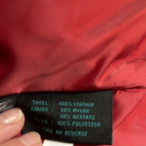 Red real leather size S jacket.As new.2 front pockets.Great for indoor and out. - Picture 5 of 6